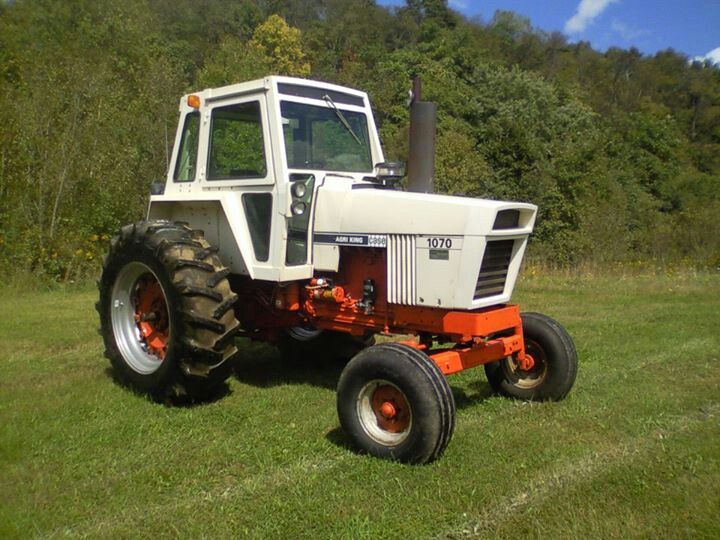 Case IH 1070 Tractor Operator’s Manual 9-4692