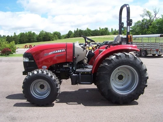 Case IH Farmall 40, 45 Tractor With Cab Tractor Operator’s Manual 87721389 - PDF File Download