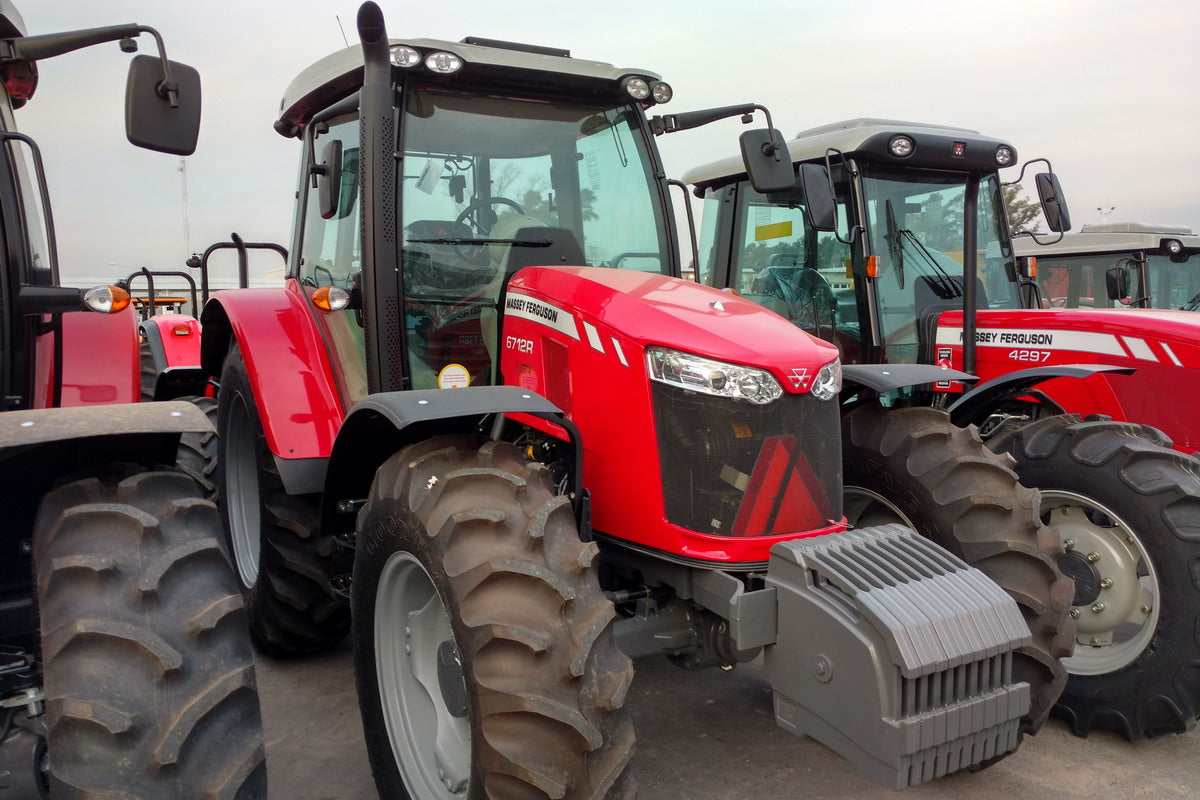 Massey Ferguson MF6711, MF6712, MF6713 Cab Tractor Operator Information