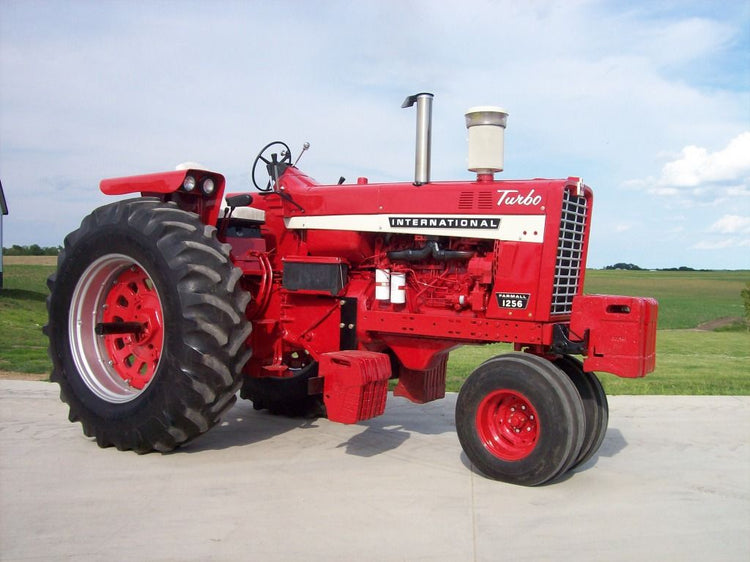 Case IH International 1256 Turbo Diesel Tractor Operator’s Manual 1082651R2