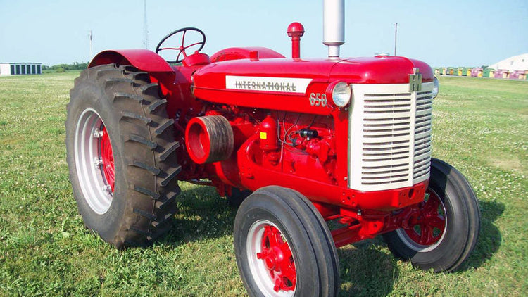 Case IH International 650 Tractor Operator’s Manual 1004489R1