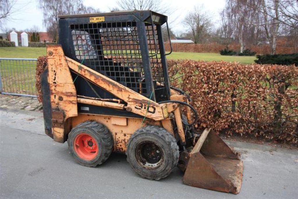 MUSTANG 910 Skid Steer Loader Parts Catalog Manual 000-21936 PDF Download