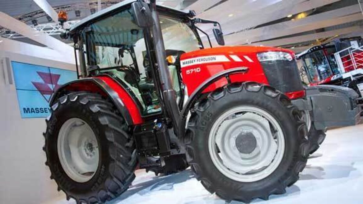 Massey Ferguson MF5710 MF5711 Less Cab Tractor Operator Maintenance PDF