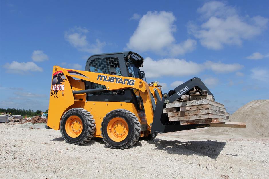 Mustang MTL320 - Mustang 1650R Skid Steer Loader Parts Catalog Manual (50940345E) - PDF File