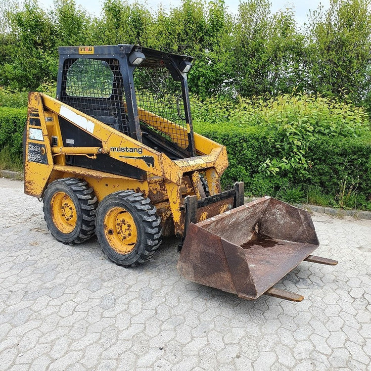 Mustang Skid Steer Loader 332 Parts Catalog Manual (000-23836B) PDF Download
