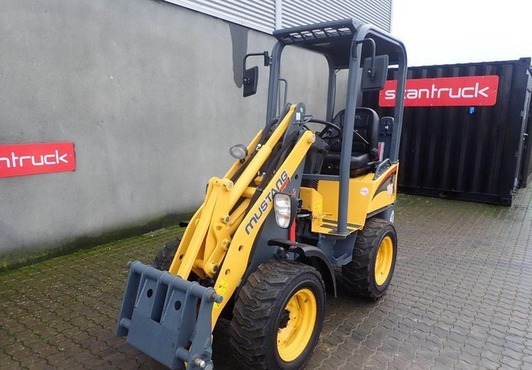 Mustang AL106 Articulated Loader Parts Catalog Manual SN 13000+ 50940351F PDF