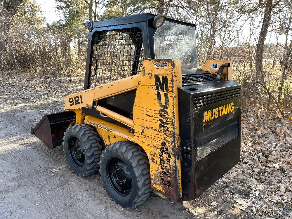 Recreate Mustang Skid Steer Loader 921 Parts Catalog Manual (000-75935B) PDF Download